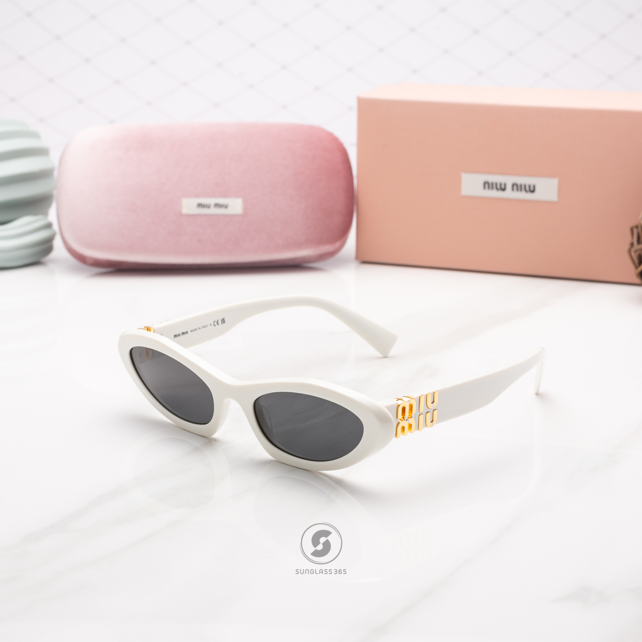 MIU MIU MU 06YS | White Women's Sunglasses | YOOX