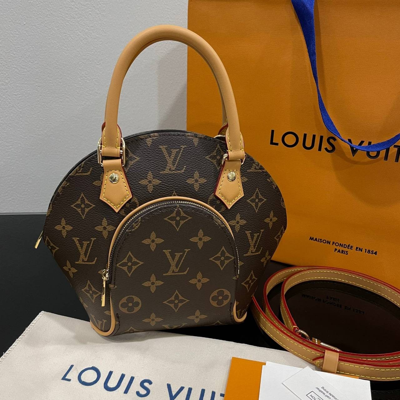 Louis Vuitton Ellipse BB monogram (Premium Gift) - กระเป๋าแบรนด์จากโรงงาน :  Inspired by LnwShop.com